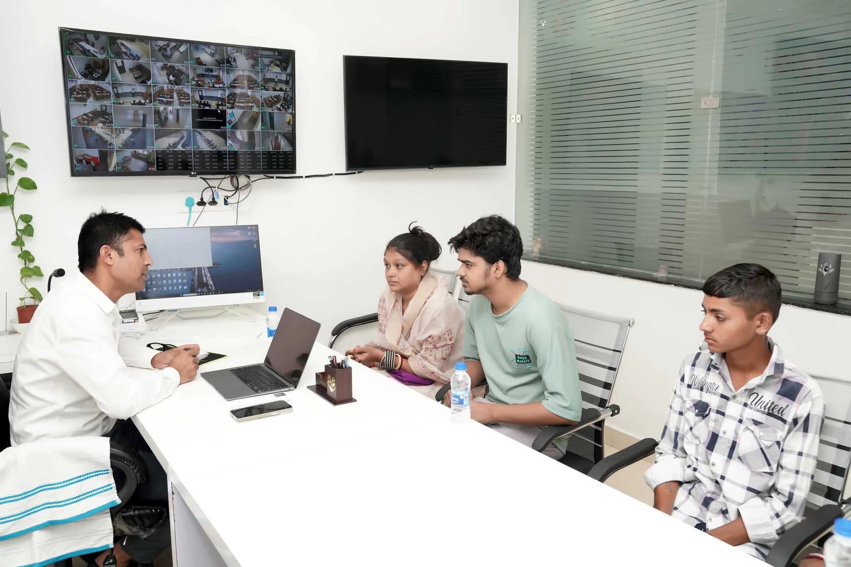 Image gallery marquee