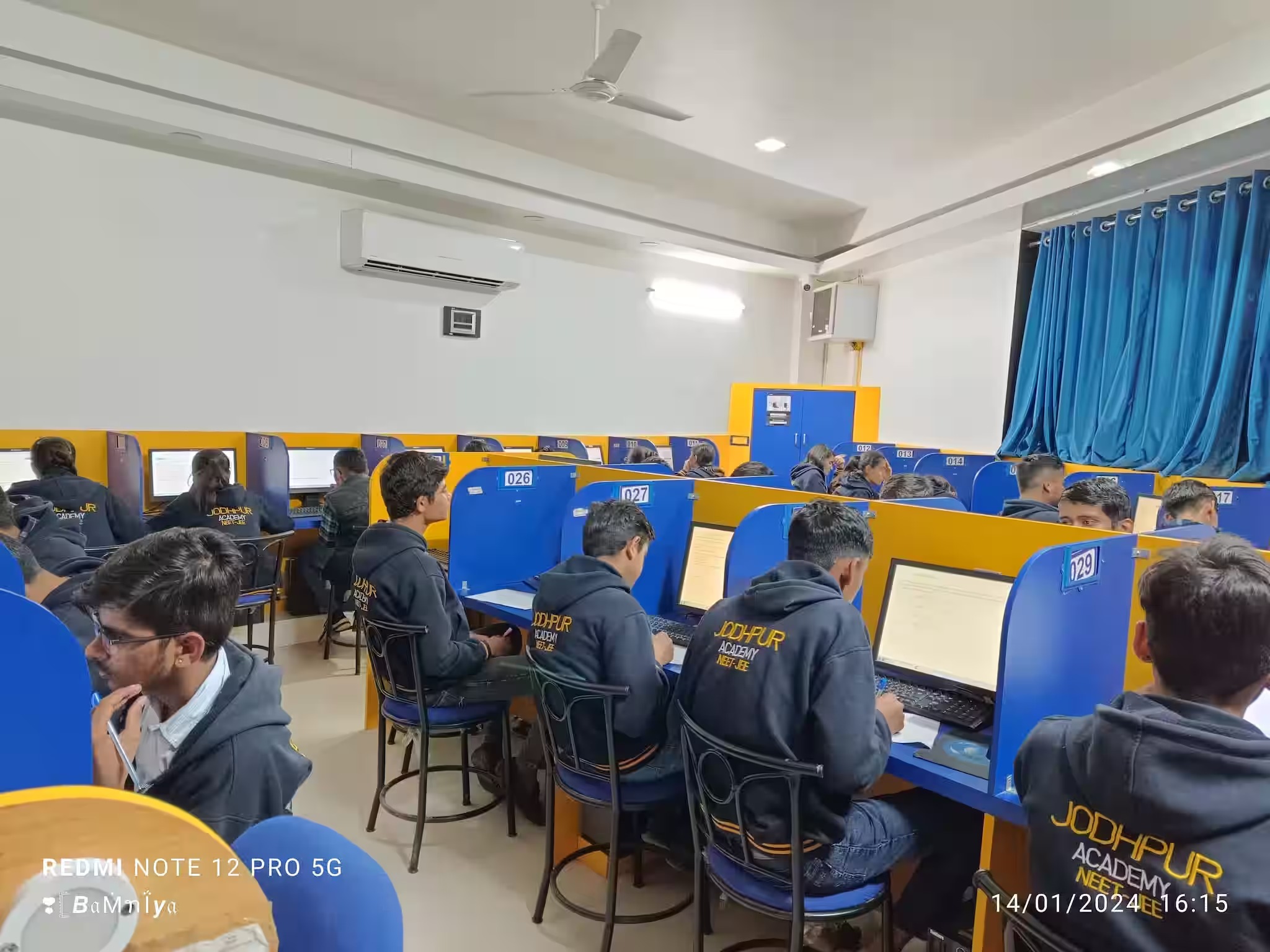 Image gallery marquee